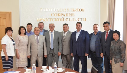 В парламенте Приангарья состоялась встреча с делегацией народного Хурала Республики Бурятия